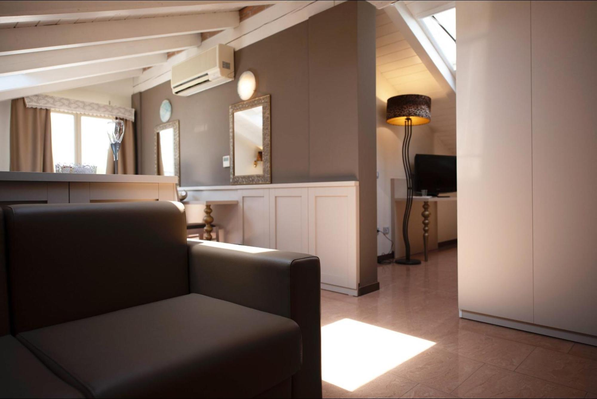 Hotel Lady Mary Milano Marittima Exterior foto